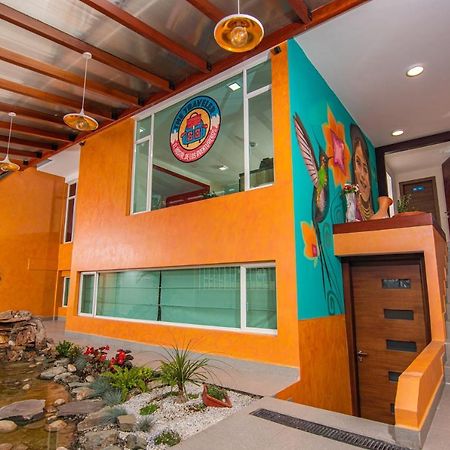 The Traveler Hostel Отавало Екстериор снимка