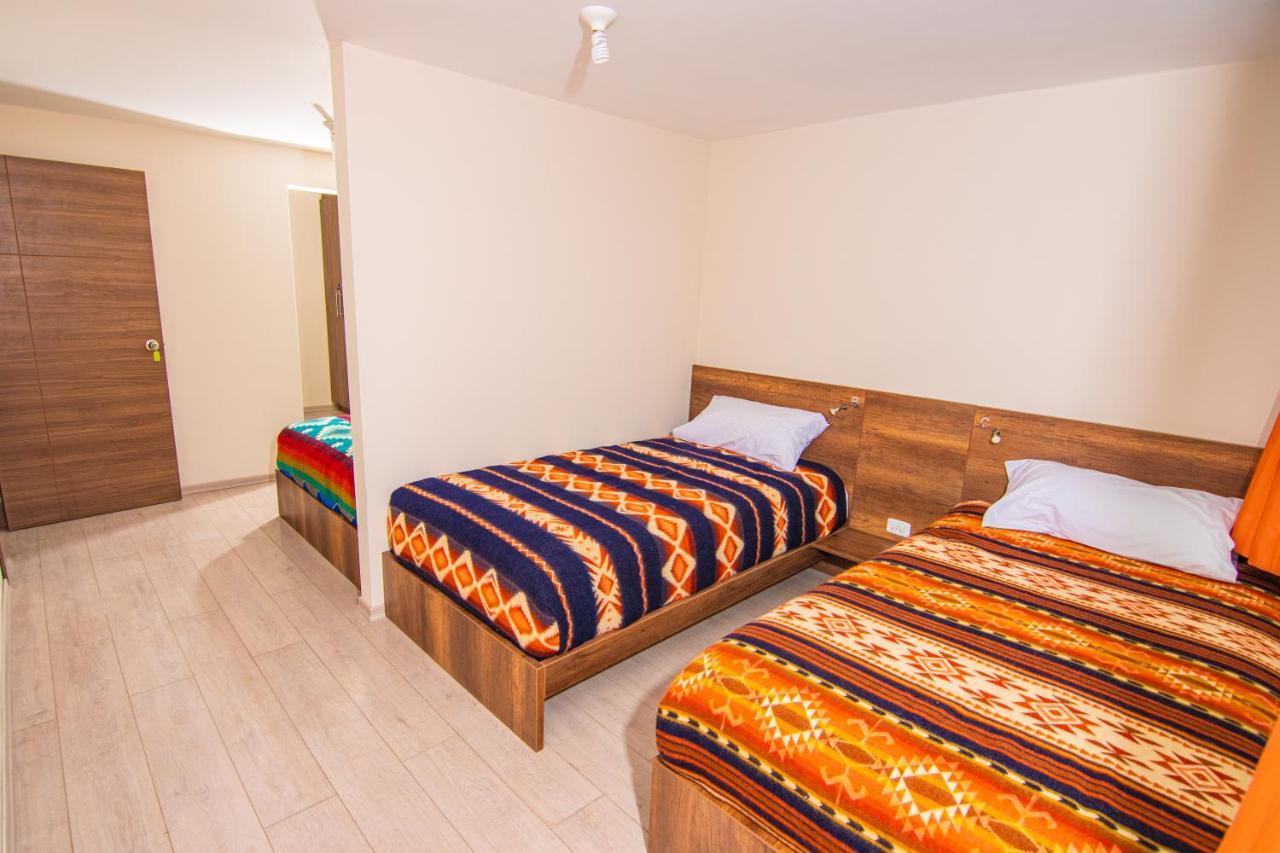 The Traveler Hostel Отавало Екстериор снимка