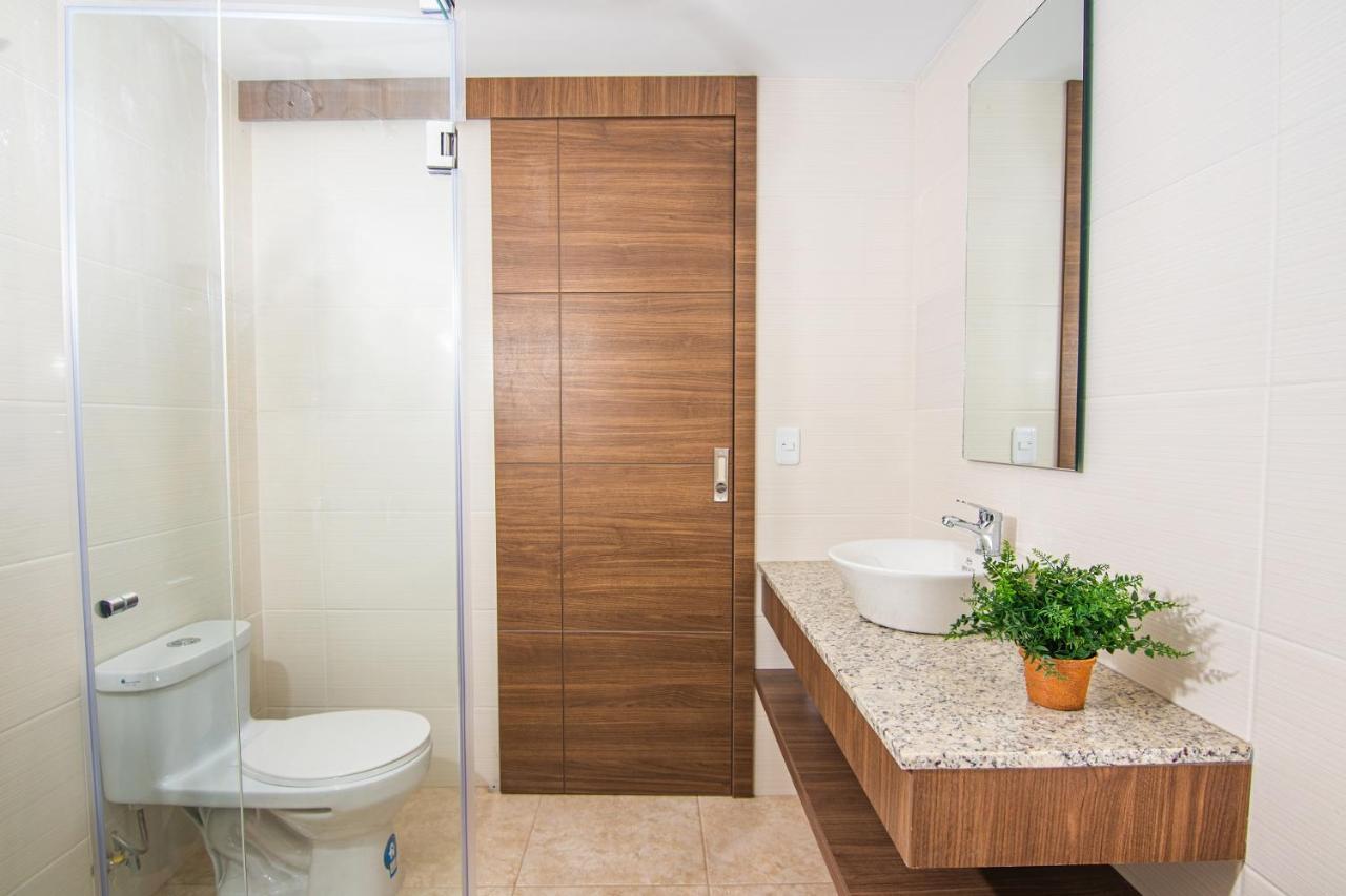 The Traveler Hostel Отавало Екстериор снимка