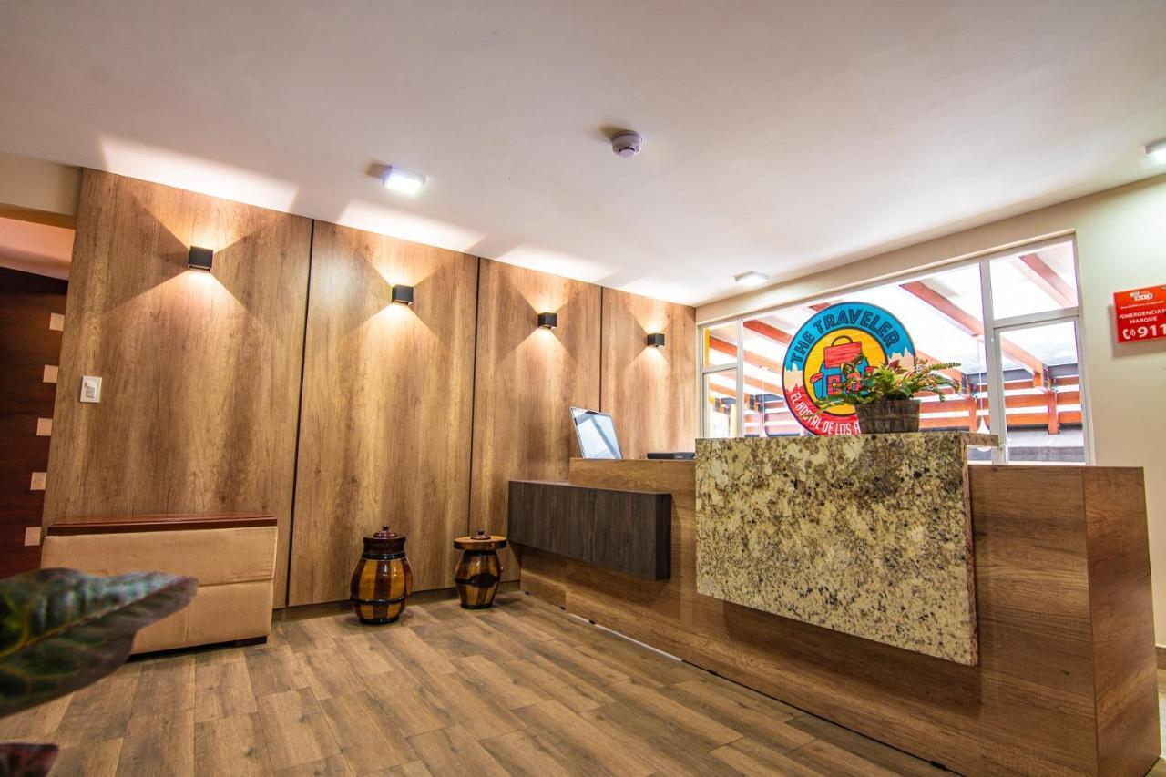 The Traveler Hostel Отавало Екстериор снимка